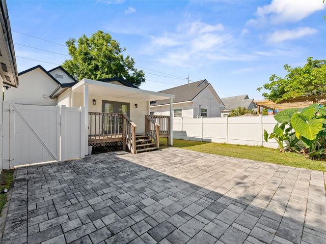 2903 W IVY STREET, Tampa, FL 33607