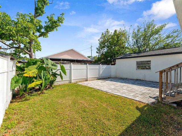 2903 W IVY STREET, Tampa, FL 33607