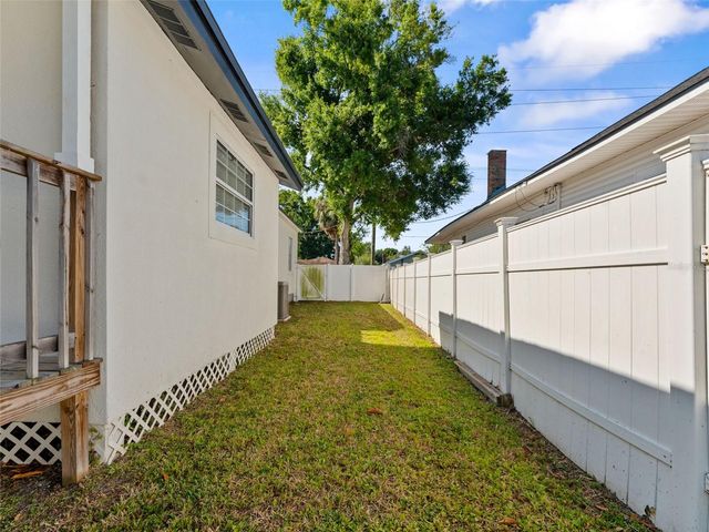 2903 W IVY STREET, Tampa, FL 33607
