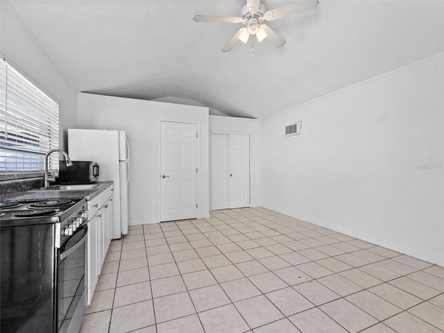 2903 W IVY STREET, Tampa, FL 33607