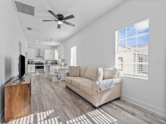 2903 W IVY STREET, Tampa, FL 33607