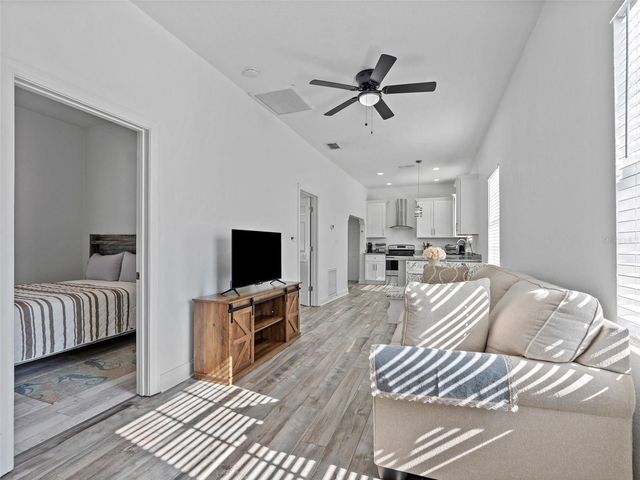 2903 W IVY STREET, Tampa, FL 33607