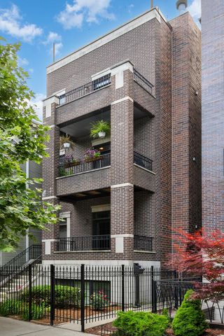 2926 N DAMEN Avenue 2, Chicago, IL 60618