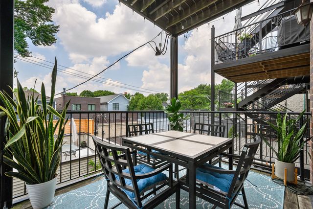 2926 N DAMEN Avenue 2, Chicago, IL 60618