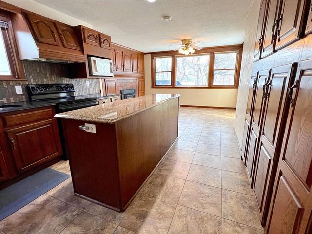 404 N 4th Street, Marshall, MN 56258