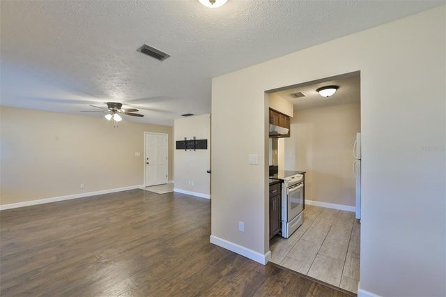 105 N KINGSWAY ROAD, Seffner, FL 33584