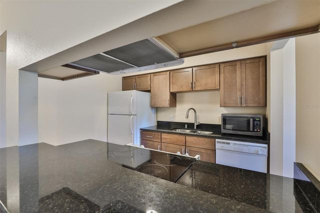 105 N KINGSWAY ROAD, Seffner, FL 33584