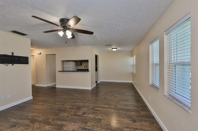 105 N KINGSWAY ROAD, Seffner, FL 33584