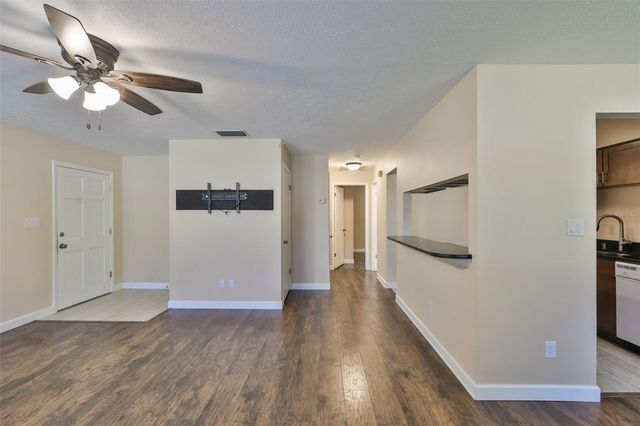 105 N KINGSWAY ROAD, Seffner, FL 33584