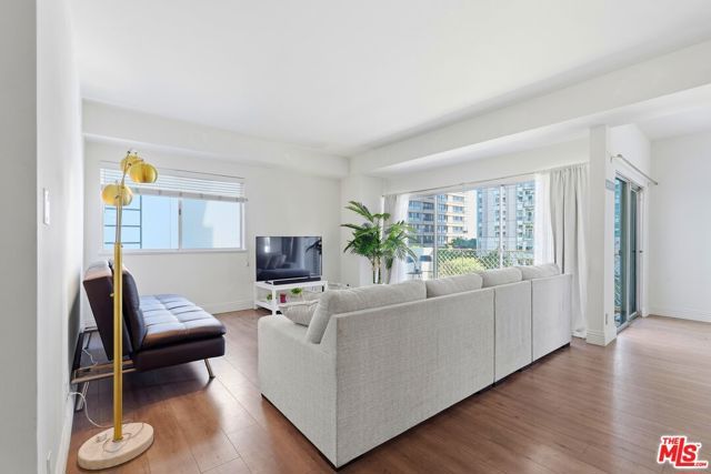 10787 Wilshire Boulevard 402, Los Angeles, CA 90024
