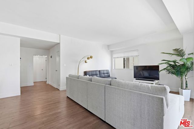 10787 Wilshire Boulevard 402, Los Angeles, CA 90024