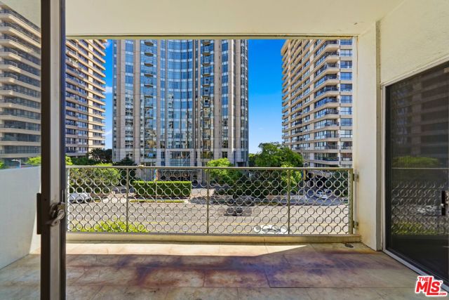 10787 Wilshire Boulevard 402, Los Angeles, CA 90024