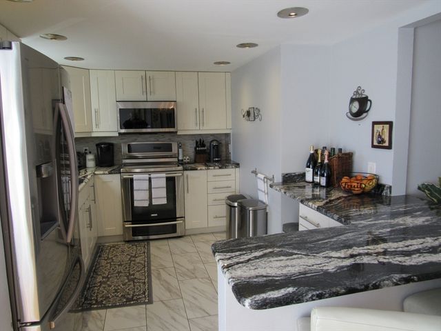 6 Loring Hills Ave B1, Salem, MA 01970
