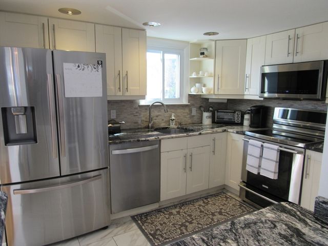 6 Loring Hills Ave B1, Salem, MA 01970