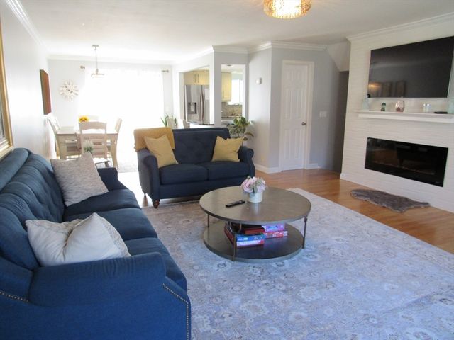 6 Loring Hills Ave B1, Salem, MA 01970