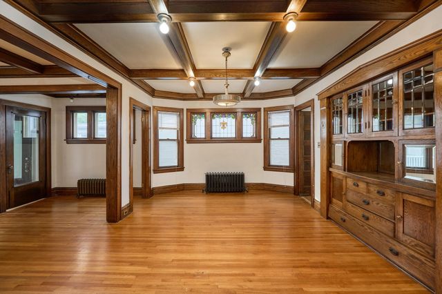 2410 Colfax Avenue S, Minneapolis, MN 55405