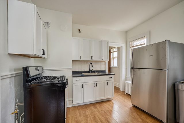 2410 Colfax Avenue S, Minneapolis, MN 55405