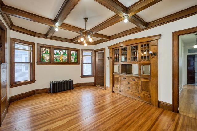 2410 Colfax Avenue S, Minneapolis, MN 55405