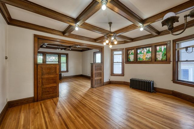 2410 Colfax Avenue S, Minneapolis, MN 55405