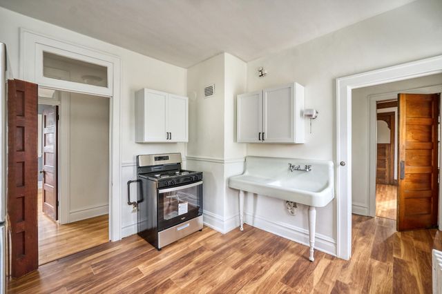 2410 Colfax Avenue S, Minneapolis, MN 55405