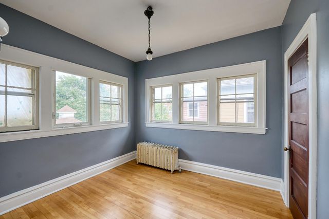 2410 Colfax Avenue S, Minneapolis, MN 55405