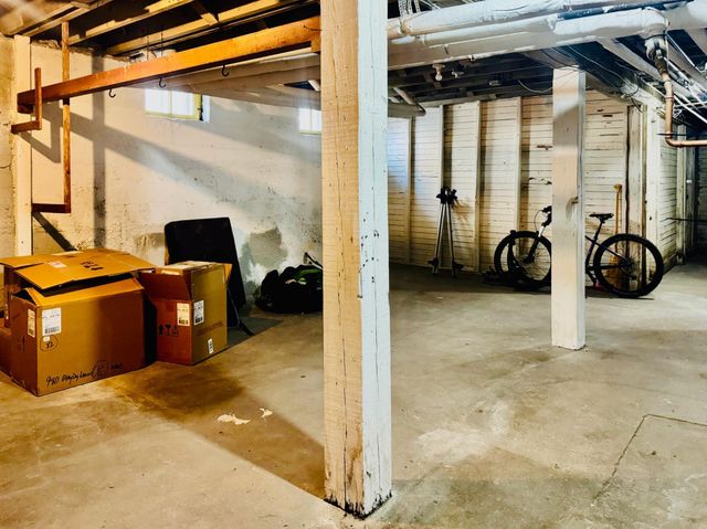 2410 Colfax Avenue S, Minneapolis, MN 55405