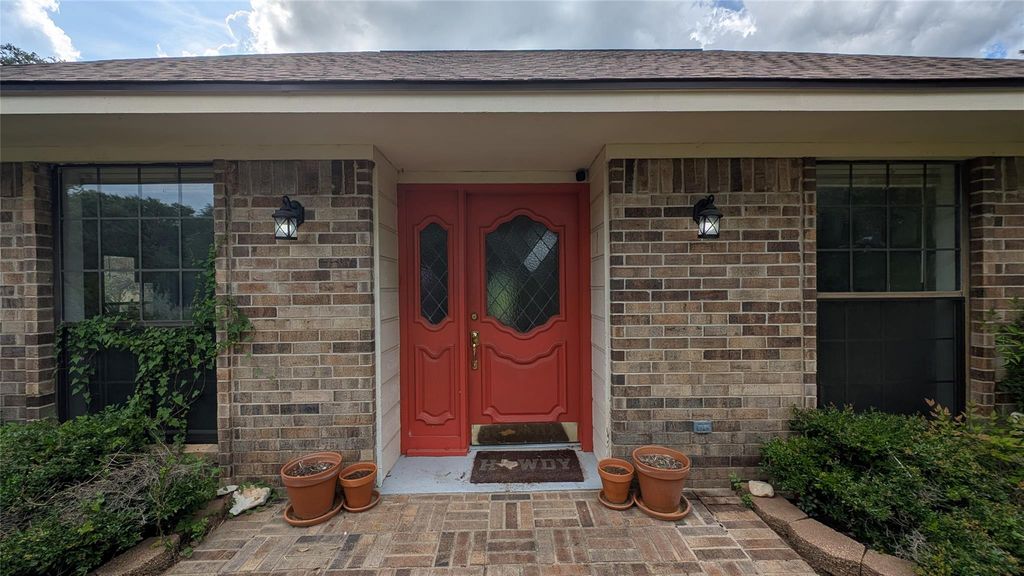 2738 Oak Haven DR, San Marcos, TX 78666