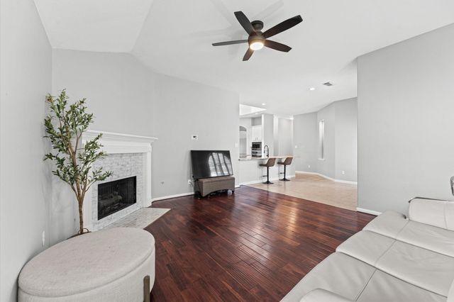2615 Easton Springs Court, Pearland, TX 77584