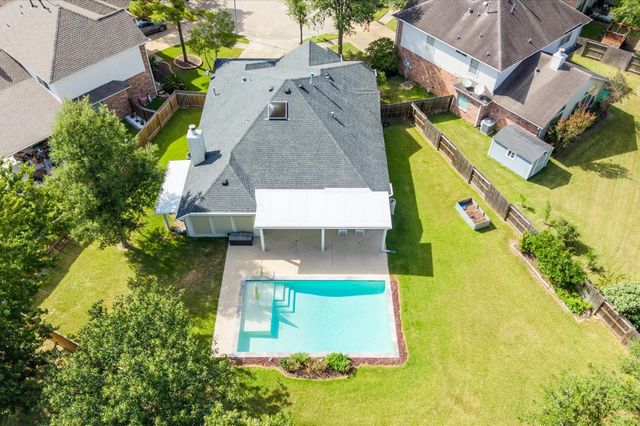 2615 Easton Springs Court, Pearland, TX 77584
