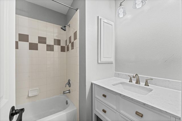 2615 Easton Springs Court, Pearland, TX 77584