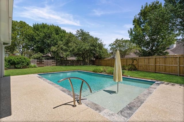 2615 Easton Springs Court, Pearland, TX 77584