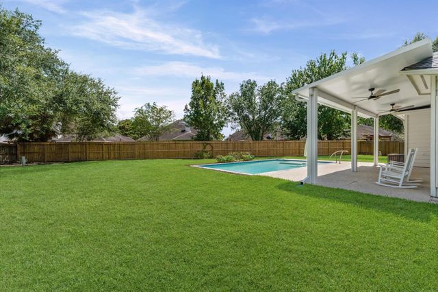 2615 Easton Springs Court, Pearland, TX 77584