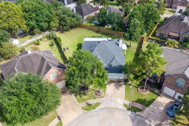 2615 Easton Springs Court, Pearland, TX 77584