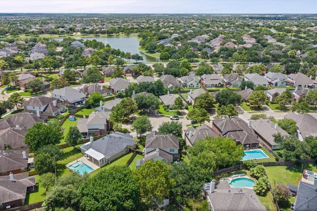 2615 Easton Springs Court, Pearland, TX 77584