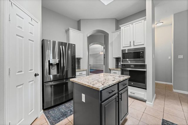 2615 Easton Springs Court, Pearland, TX 77584