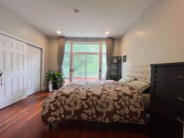 2424 N SOUTHPORT Avenue B, Chicago, IL 60614