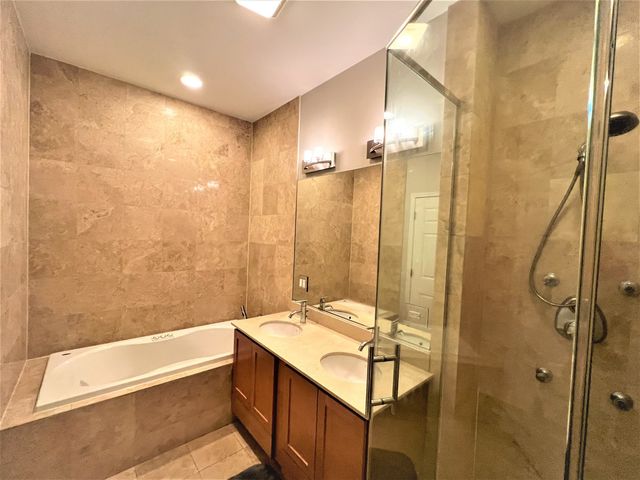 2424 N SOUTHPORT Avenue B, Chicago, IL 60614