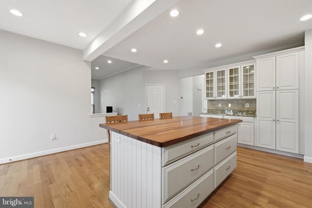 12511 ROYAL CROWN DR, Germantown, MD 20876