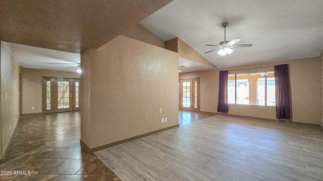 8002 W MARYLAND Avenue, Glendale, AZ 85303