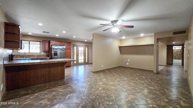 8002 W MARYLAND Avenue, Glendale, AZ 85303