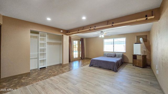 8002 W MARYLAND Avenue, Glendale, AZ 85303