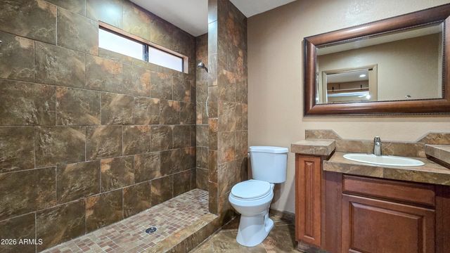 8002 W MARYLAND Avenue, Glendale, AZ 85303
