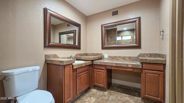 8002 W MARYLAND Avenue, Glendale, AZ 85303