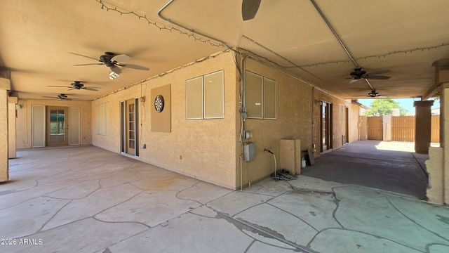 8002 W MARYLAND Avenue, Glendale, AZ 85303