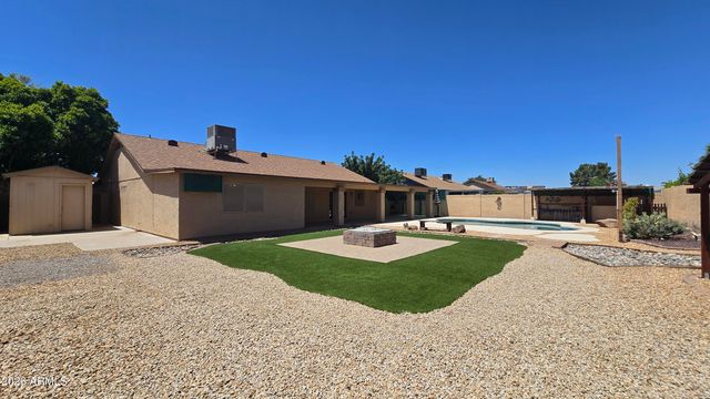 8002 W MARYLAND Avenue, Glendale, AZ 85303