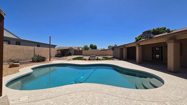 8002 W MARYLAND Avenue, Glendale, AZ 85303