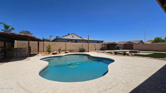 8002 W MARYLAND Avenue, Glendale, AZ 85303