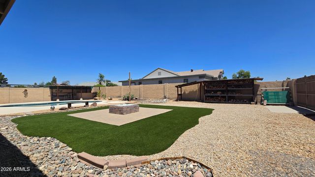 8002 W MARYLAND Avenue, Glendale, AZ 85303