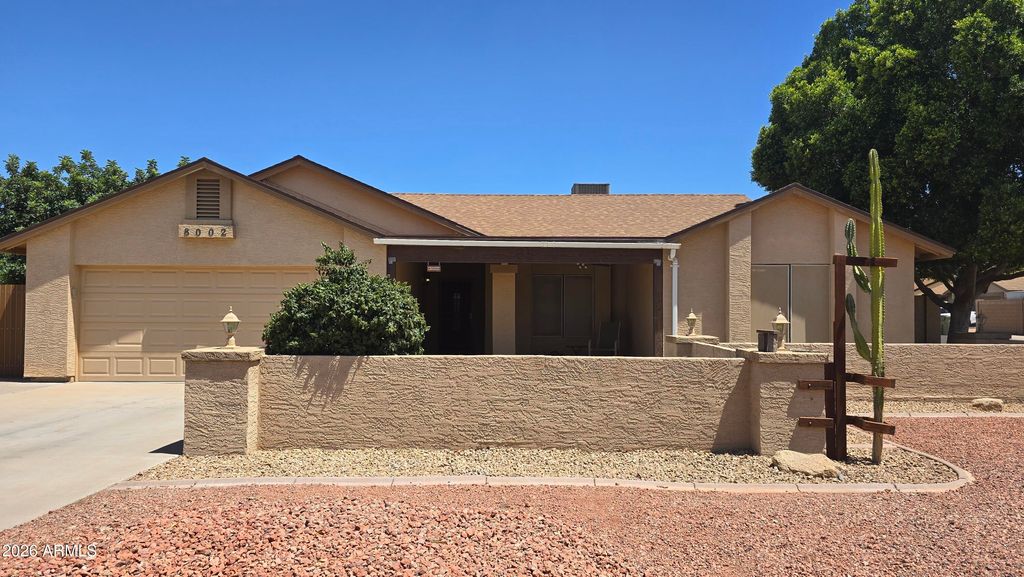 8002 W MARYLAND Avenue, Glendale, AZ 85303 — photo 2