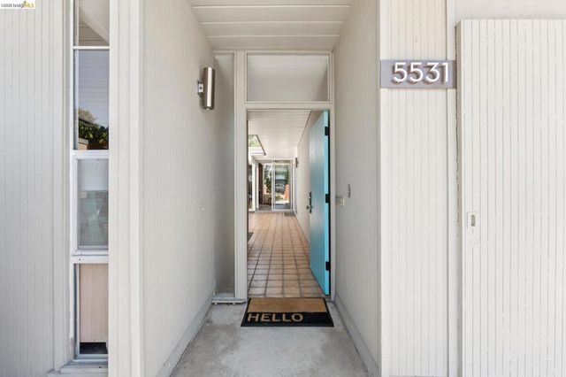 5531 Greenridge Rd, Castro Valley, CA 94552